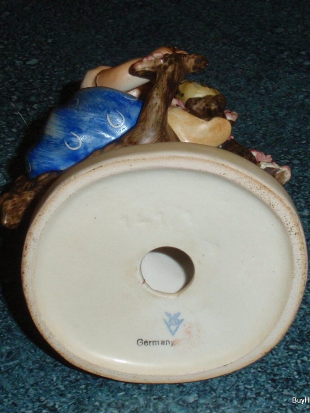 1950s " Apple Tree Girl" Goebel Hummel Figurine #141/1 TMK2 FULL BEE - Antique! - Picture 10 of 11